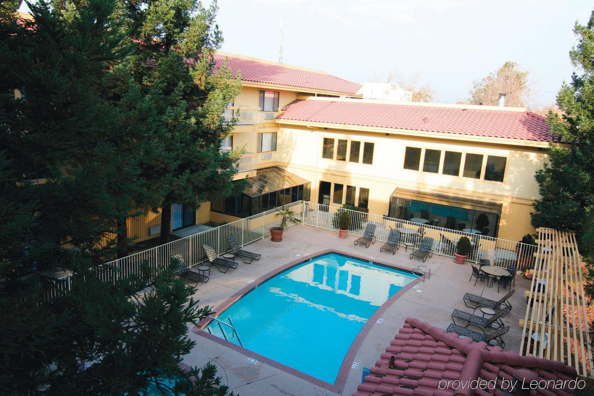 La Quinta By Wyndham Oakland - Hayward Hotel Facilities photo